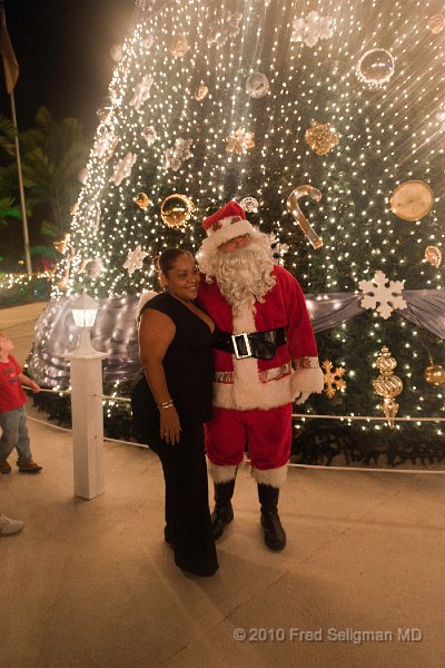 20101201_210029 D3.jpg - Santa has lots of girlfriends